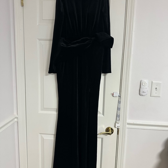 Miss Ord XL velvet gown - Picture 3 of 4
